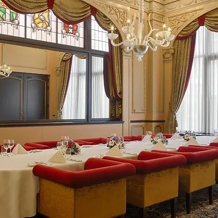 Des Indes 5* Hága