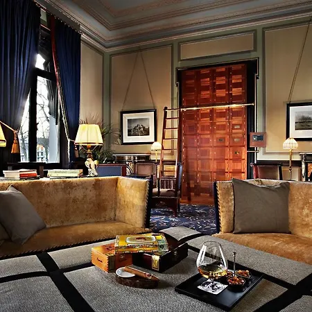 Des Indes 5* Hága