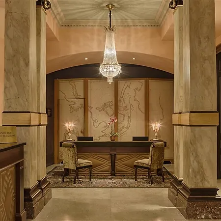 Des Indes Hotel