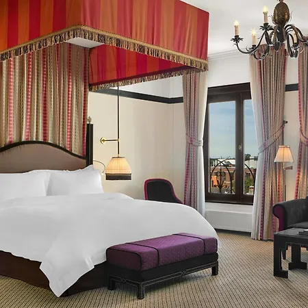 Des Indes 5* Haga